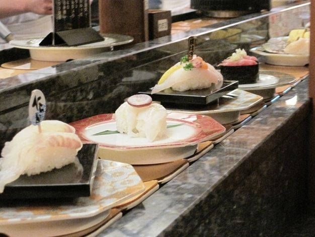 回転寿司の仕事内容をご紹介 活かせる経験は何 大変な点についてもお話します ジョブール
