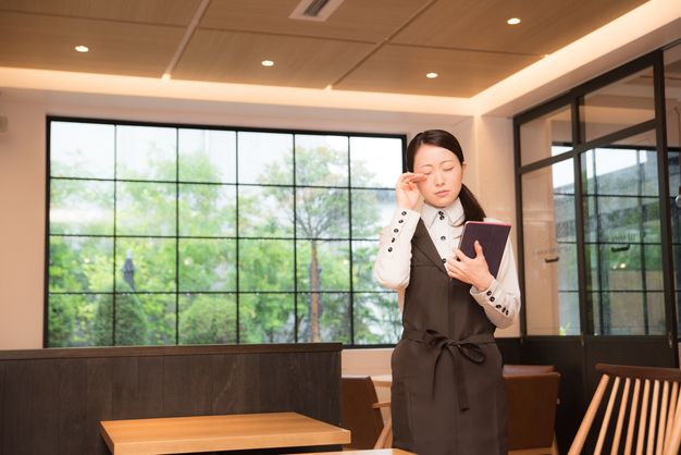 飲食店辞めたい と言う人の7個のよくある理由とそれの対策とは ジョブール 飲食店辞めたい と言う人の7個のよくある理由とそれの対策とは ジョブール
