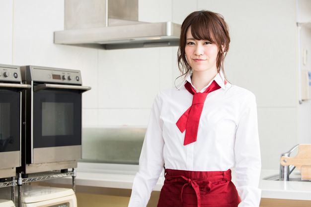 パティシエ女性の仕事内容や給料は 働きやすい職場やおすすめの求人の見つけ方を解説 ジョブール パティシエ女性の仕事内容や給料は 働きやすい職場やおすすめの求人の見つけ方を解説 ジョブール