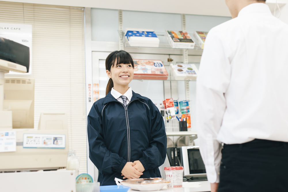 接客が向いている人の10個の特徴と向いてない人の特徴は 活かせる 得られるスキルも解説 ジョブール