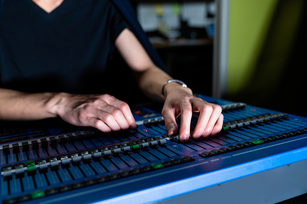 音響の仕事はどんな人に向いているの 仕事内容や向き不向きについて解説します ジョブール