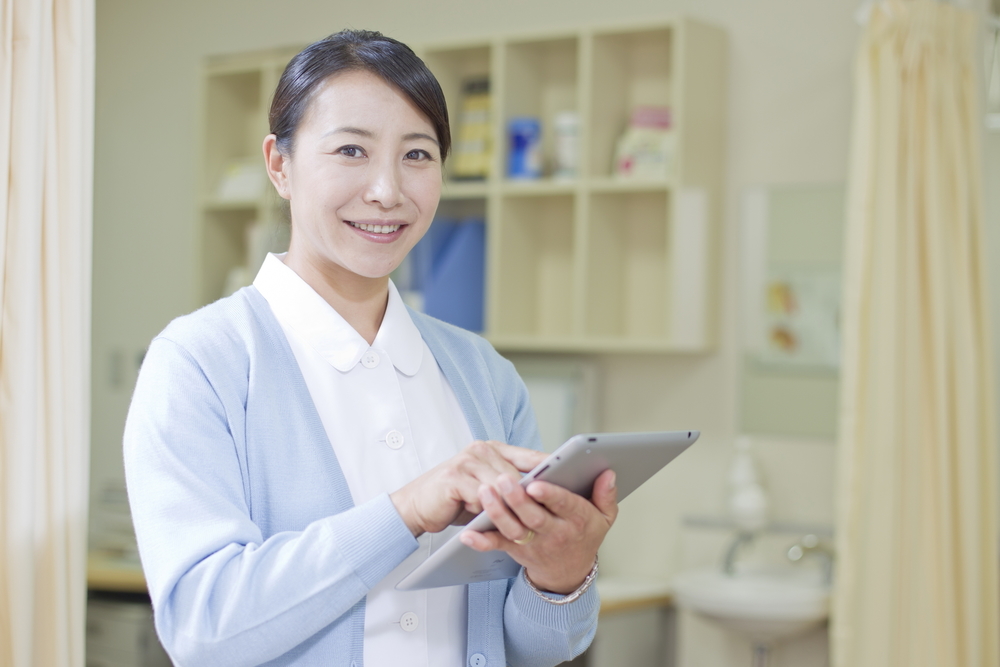 看護助手の仕事内容をご紹介 きつい 大変なことは何 向いてる人の特徴も教えます ジョブール