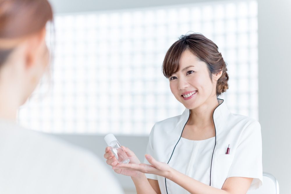 美容部員で転職を考えてる人はチェック 化粧品メーカーが欲しがる販売員の7個の要素 ジョブール