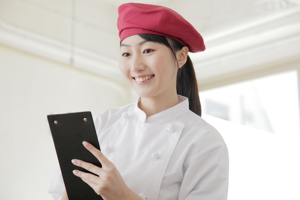 ファミレスの時給はどれくらい 相場や時給を上げるためのステップとは ジョブール